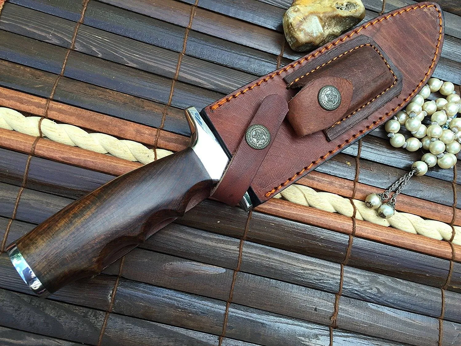 Fixed Blade Hunting Knife With Leather Sheath