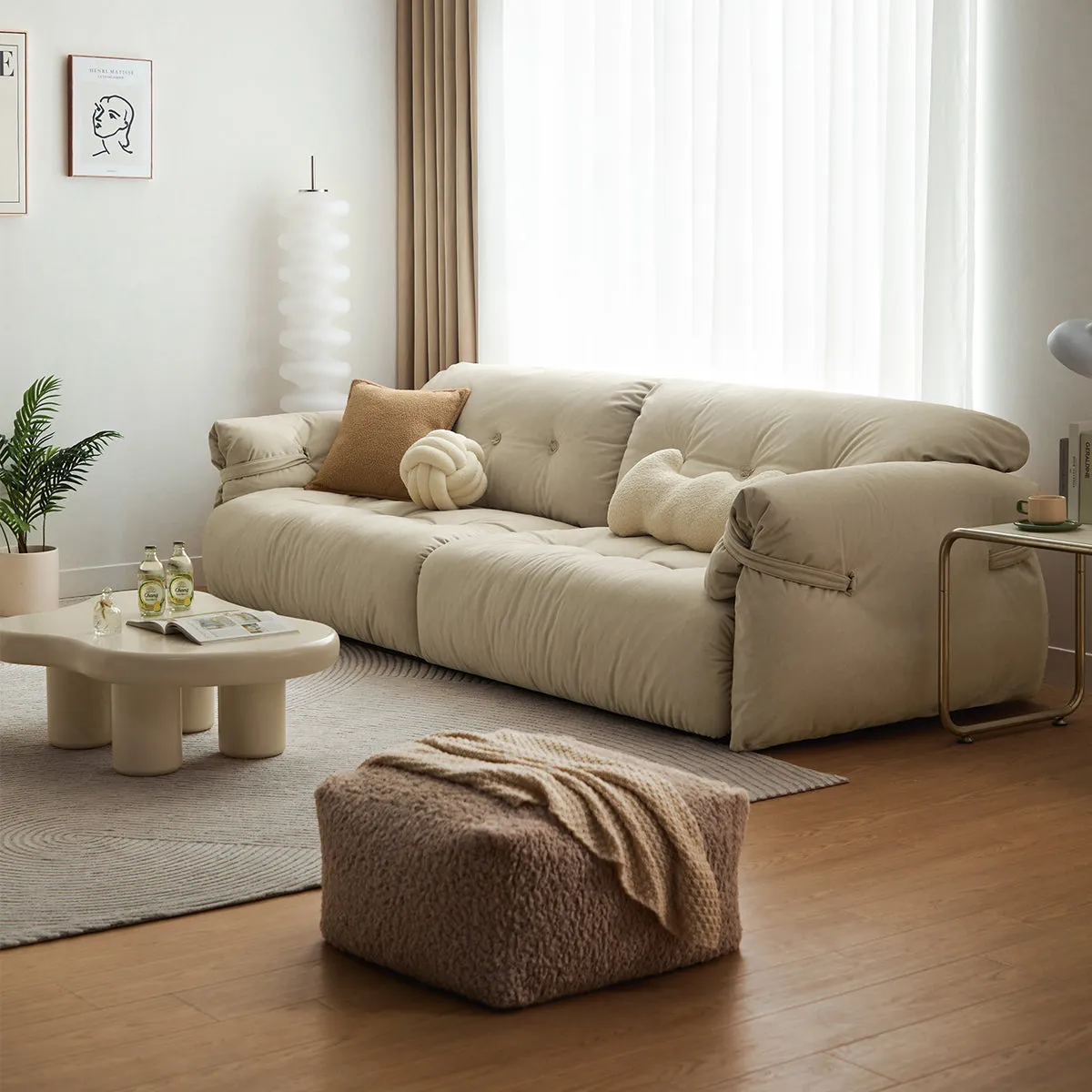 Scratch-Resistant Cloud-like Sofa